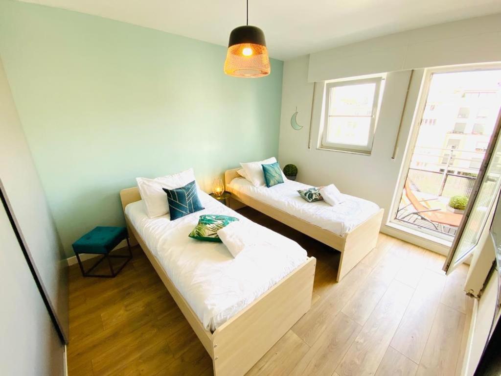Apartment Lovely 2 Bedroom Flat With Balcony And Parking
