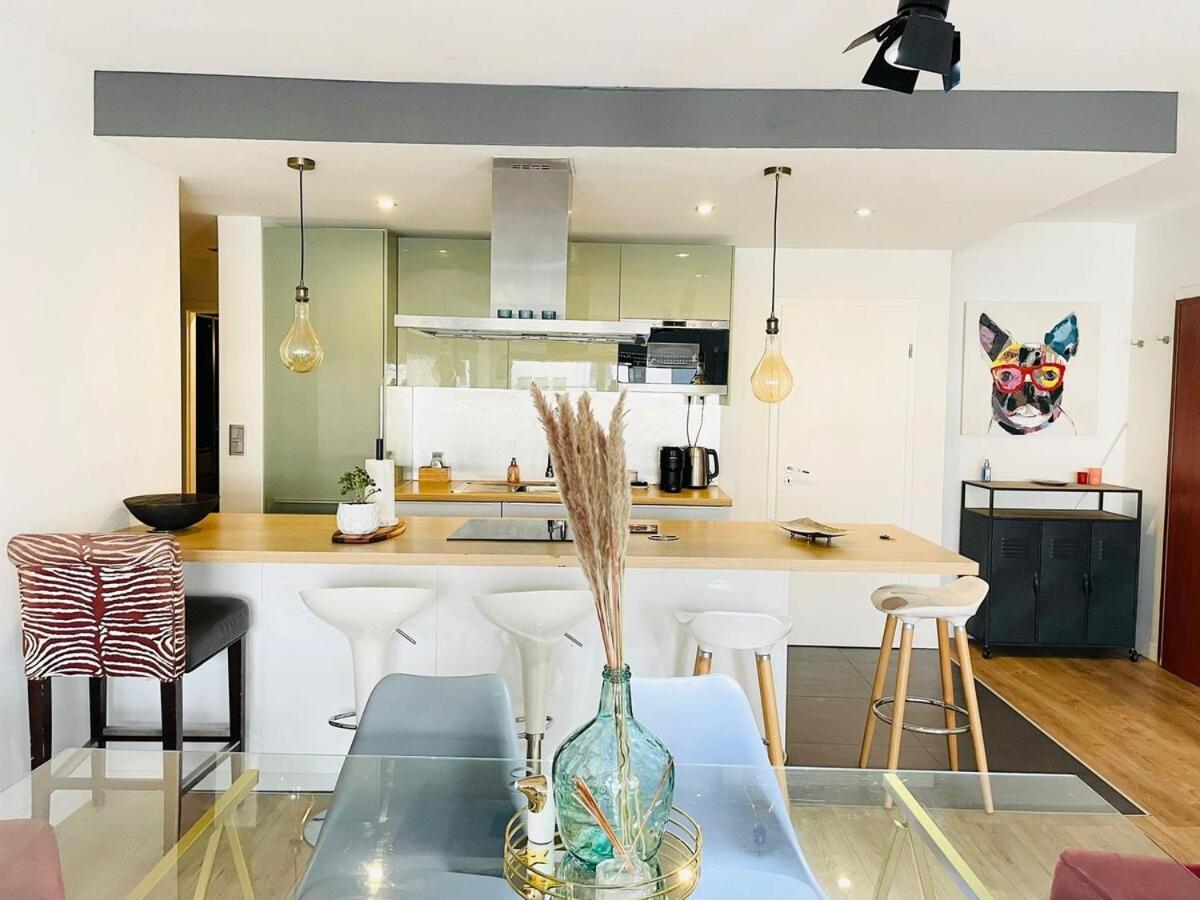 Lovely 2 Bedroom Flat With Balcony And Parking Apartment *