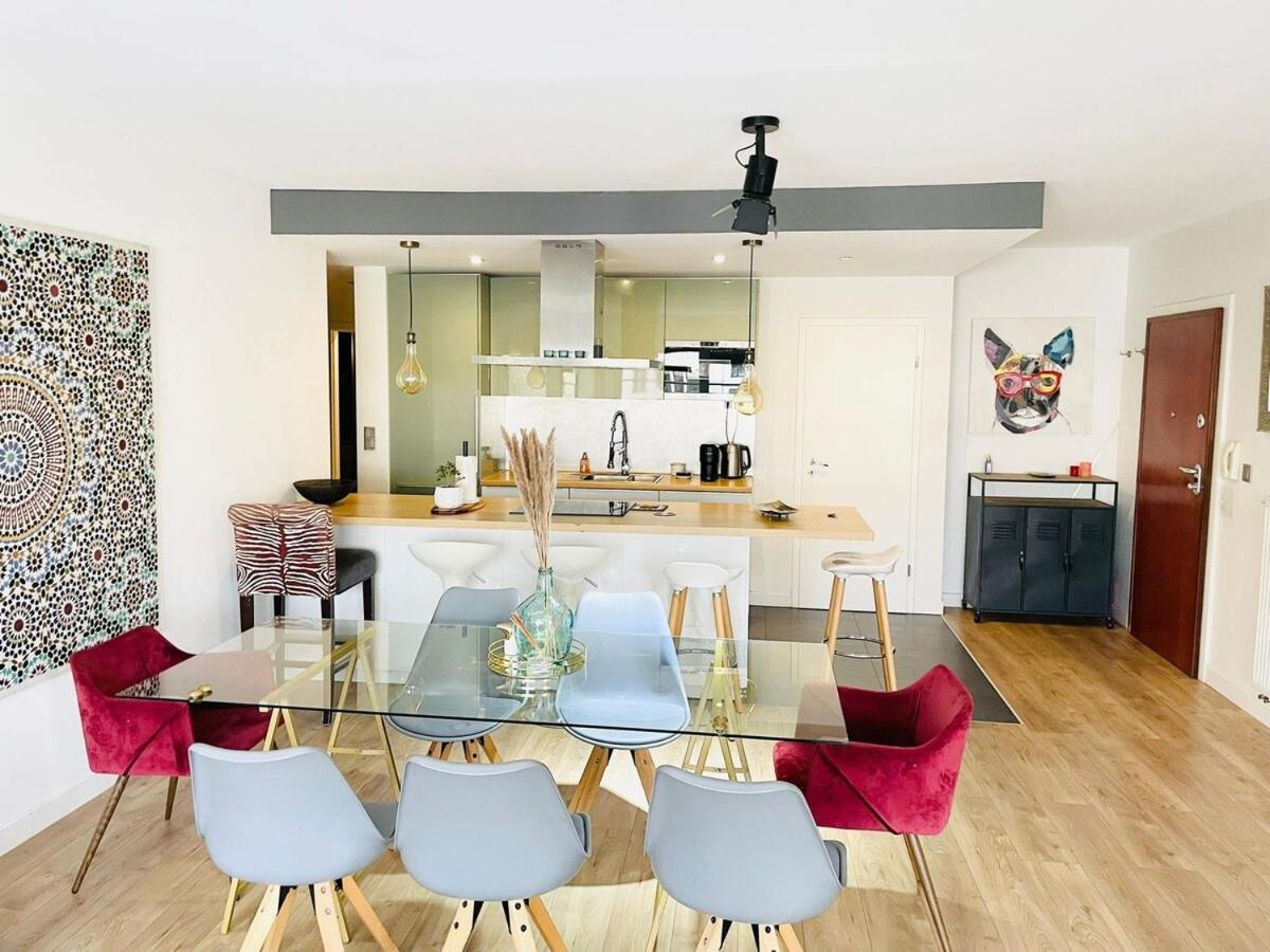 Apartment Lovely 2 Bedroom Flat With Balcony And Parking *