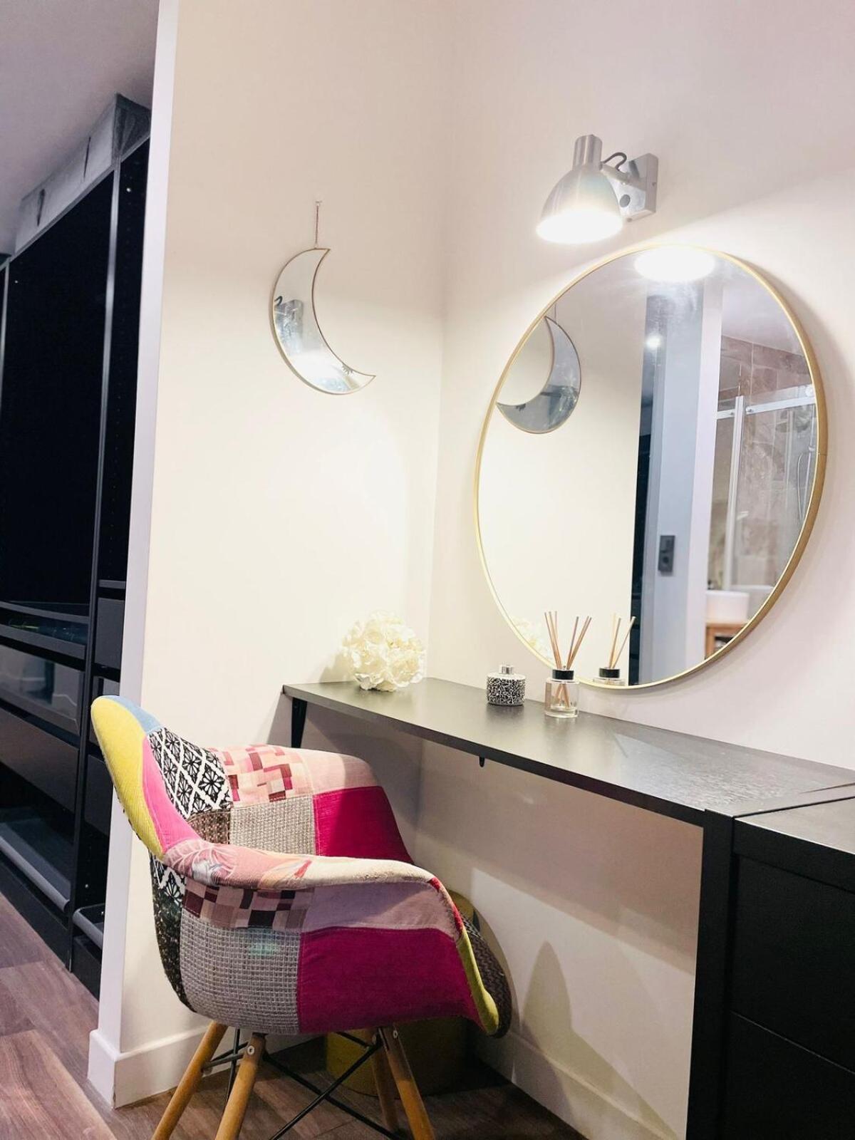 Lovely 2 Bedroom Flat With Balcony And Parking